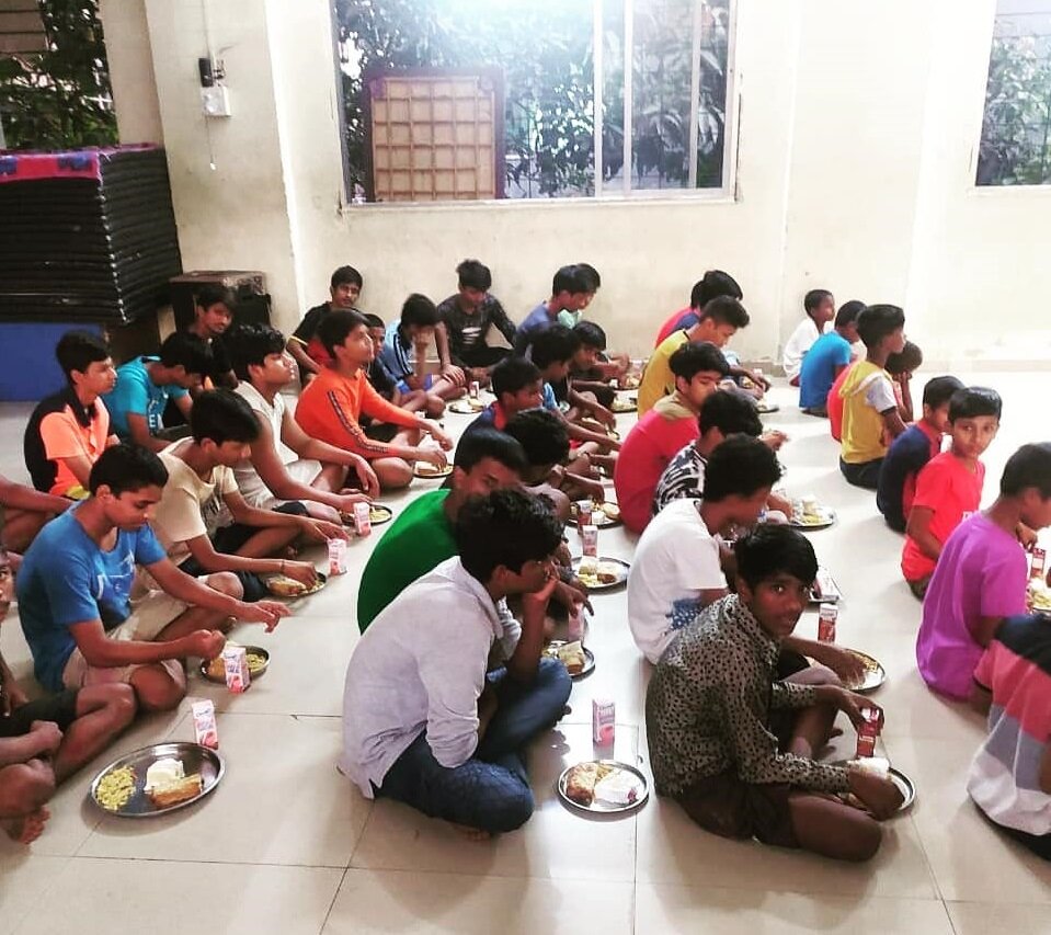 Kids eating.jpg